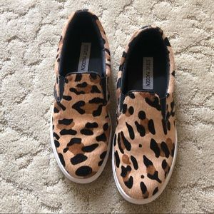 Steve Madden leopard calf hair slip on shoes